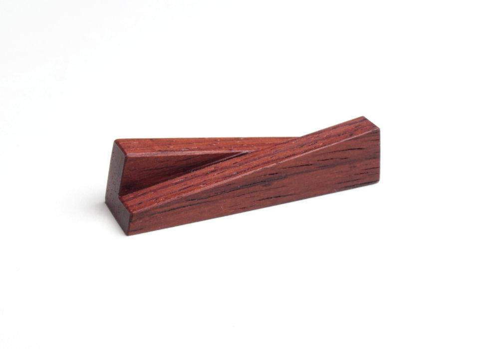 箸置き　ローズウッド材1枚目の画像